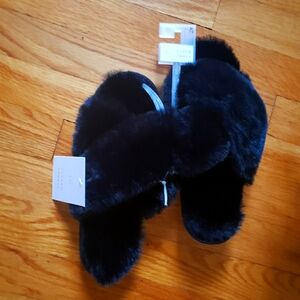 Women's Lauren Conrad Black Faux Fur NWT Black Slide on Slippers Size Medium 7-8